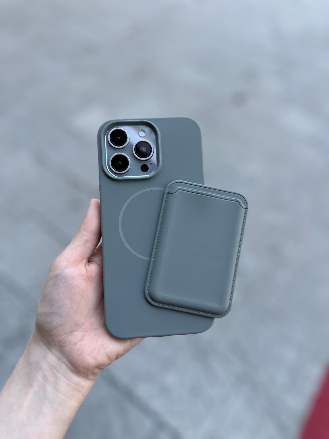 Magsafe Kartlıklı Lansman Kılıf Gri