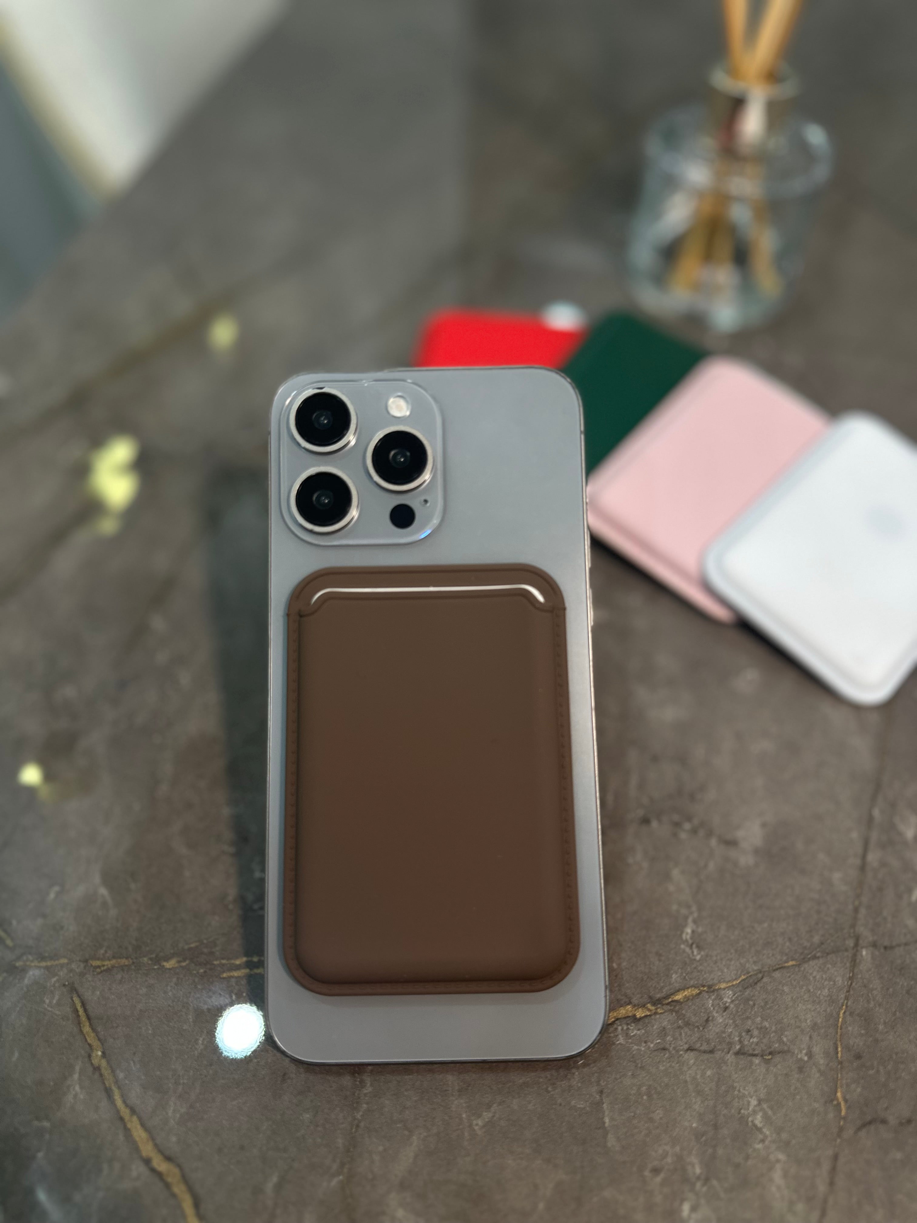 Magsafe Silikon Kartlık Kahverengi
